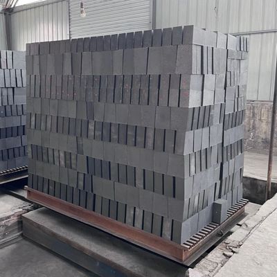 Magnesia Carbon Brick Composite Refractory mit Decoiling-Verarbeitung in Schwarz