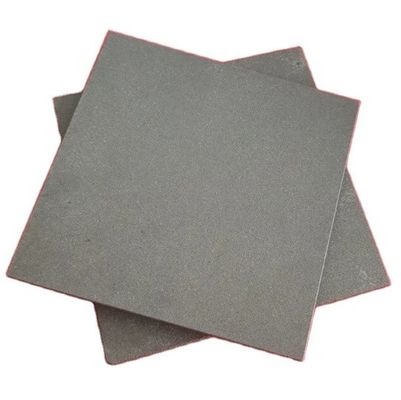 Al2O3-Gehalt 12% Reaktionsplatten Keramische SiC-Platten Si3N4 Silikonkarbidplatten Herstellung